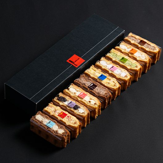 お取り寄せスイーツで人気のワッフルケーキ10個入り。デザートは